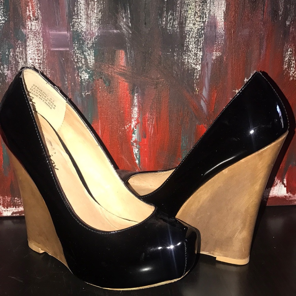 Striking - Black Patent
ZiGiny
